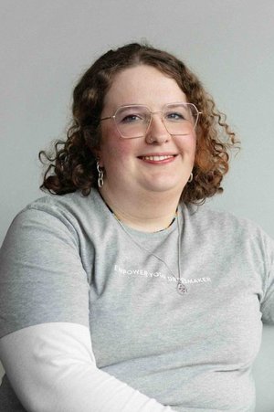  Deborah Luedecke