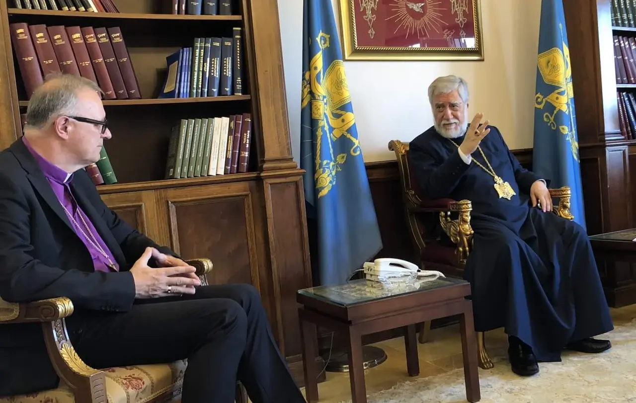 Landesbischof July zu Besuch bei Aram I.