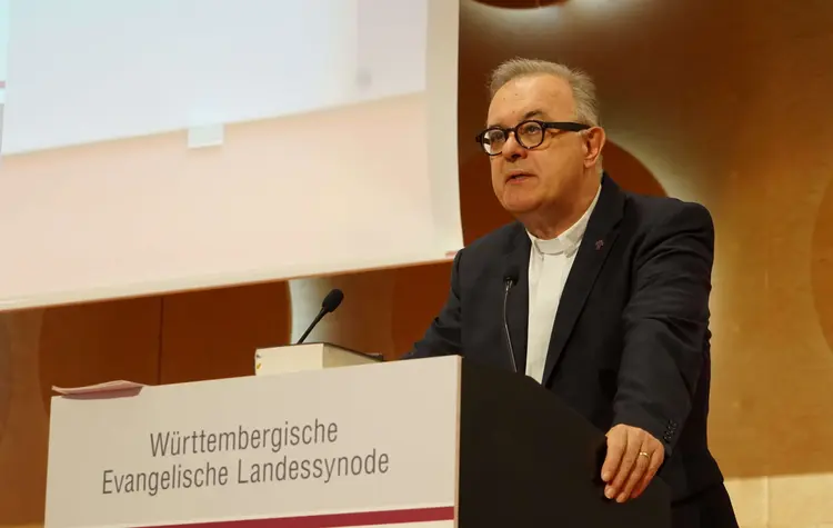 Landesbischof Dr. Frank Otfried July bat im Namen der Evangelischen Landeskirche in Württemberg um Entschuldigung für den Umgang mit Homosexuellen im Laufe der vergangenen Jahrzehnte: „Wir haben als Kirche im Schutz und Eintreten für gleichgeschlechtlich liebende Menschen in der Vergangenheit oftmals Diskriminierung und Verfolgung mit befördert."