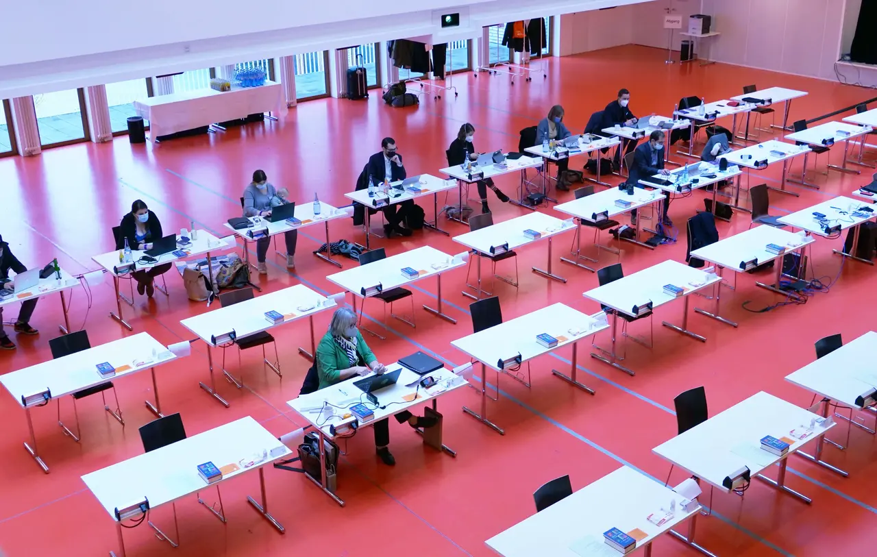 Auch wenn nur wenige Synodale vor Ort im Hospitalhof waren, so hinderte das die Synode nicht daran, Themen  intensiv zu diskutieren.