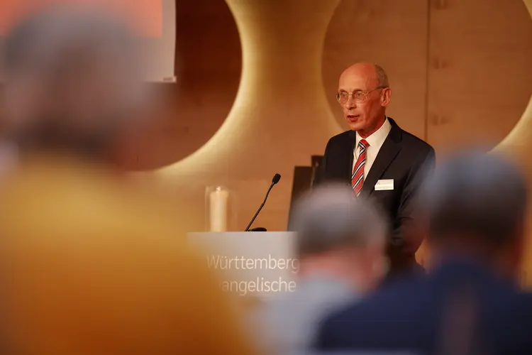 Rechtsdezernent Oberkirchenrat Dr. Michael Frisch