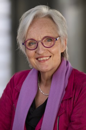  Yasna Crüsemann