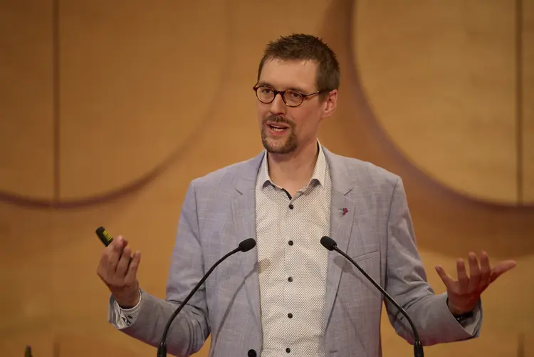 Finanzdezernent Oberkirchenrat Dr. Fabian Peters