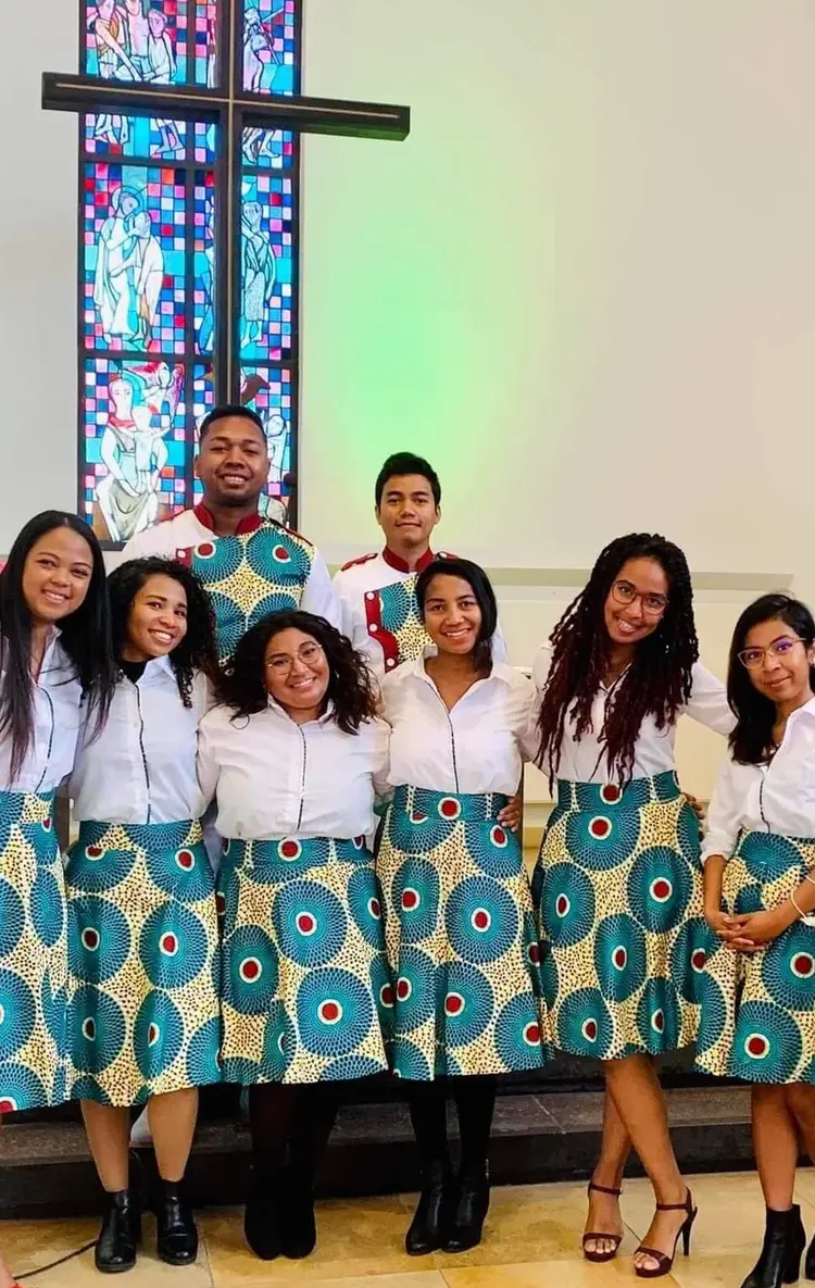 Das Foto zeigt den Chor der Madagassischen Gruppe.