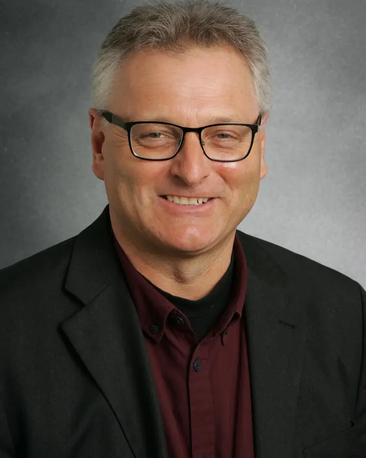 Ulrich Enders Ulrich Enders übernimmt das Pfarramt für Polizei- und Notfallseelsorge mit Dienstsitz in Stuttgart-Bad Cannstatt.