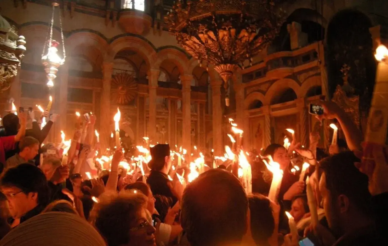 Orthodoxer Karsamstag in der Grabeskirche – vor der Pandemie drängten sich hier zu Ostern viele Menschen zur Feier des Heiligen Feuers.