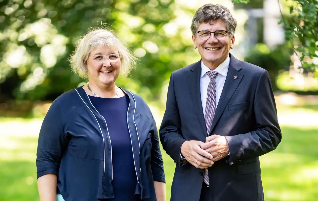 Landesbischöfin Prof. Dr. Heike Springhart und Landesbischof Ernst-Wilhelm Gohl betonten bei ihrem Treffen die gute Zusammenarbeit der badischen und der württembergischen Landeskirche.