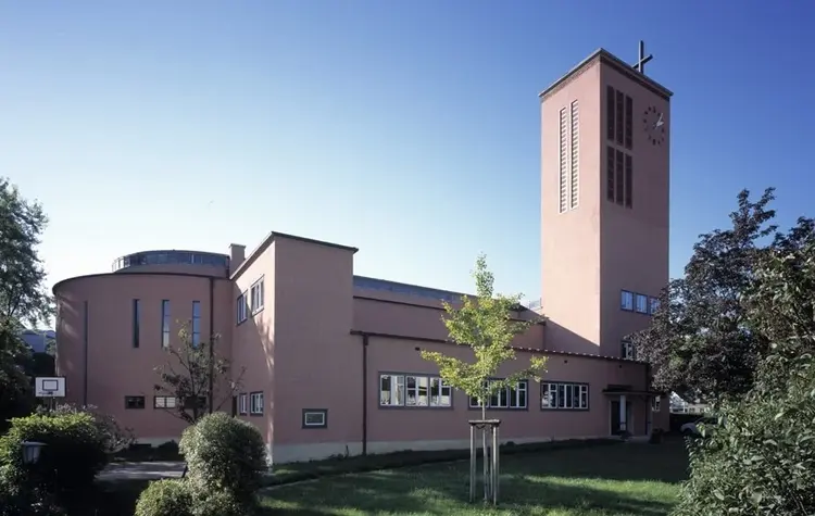 Kreuzkirche Hedelfingen Nordansicht Nordansicht der Kreuzkirche in Stuttgart-Hedelfingen