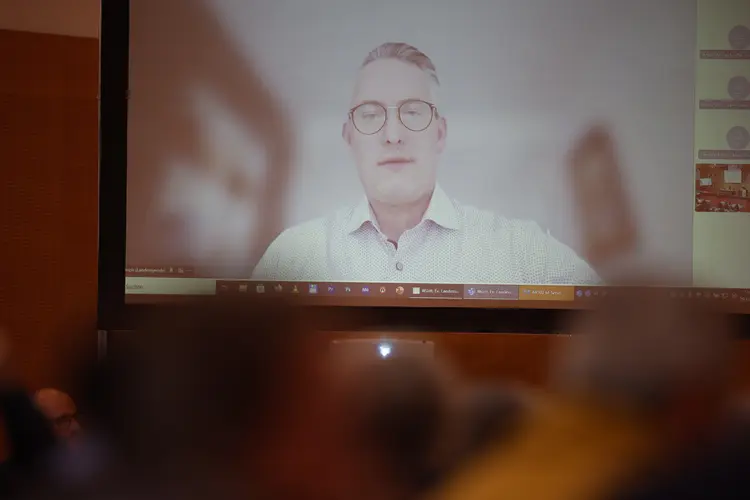 17-Pfarrbesoldungsgesetzt-Christoph Müller-Herbstsynode-2024-Gottfried-Stoppel Herbsttagung der Württembergischen evangelischen Landessynode im Hospitalhof.