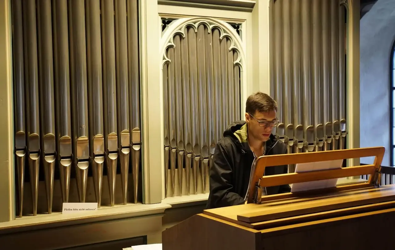 Seit fast zehn Jahren ist Philipp Kuch auch Organist in seiner Kirchengemeinde.