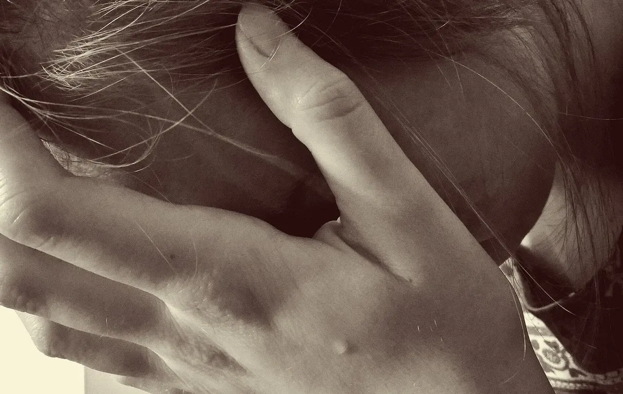 Das Diakonische Werk Württemberg beklagt steigende Fallzahlen in Frauenhäusern und Interventionsstellen - bei gleichzeitig unsicherer Finanzierung (Symbolbild).