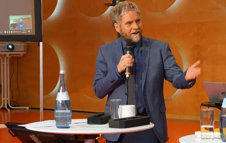 Prof. Dr. Martin Plümicke