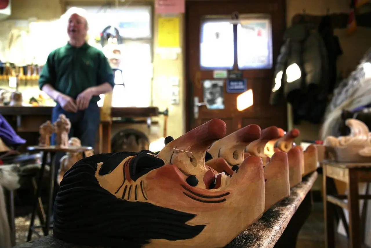 Die Zeichen stehen bereits auf Fasnet in der Werkstatt.