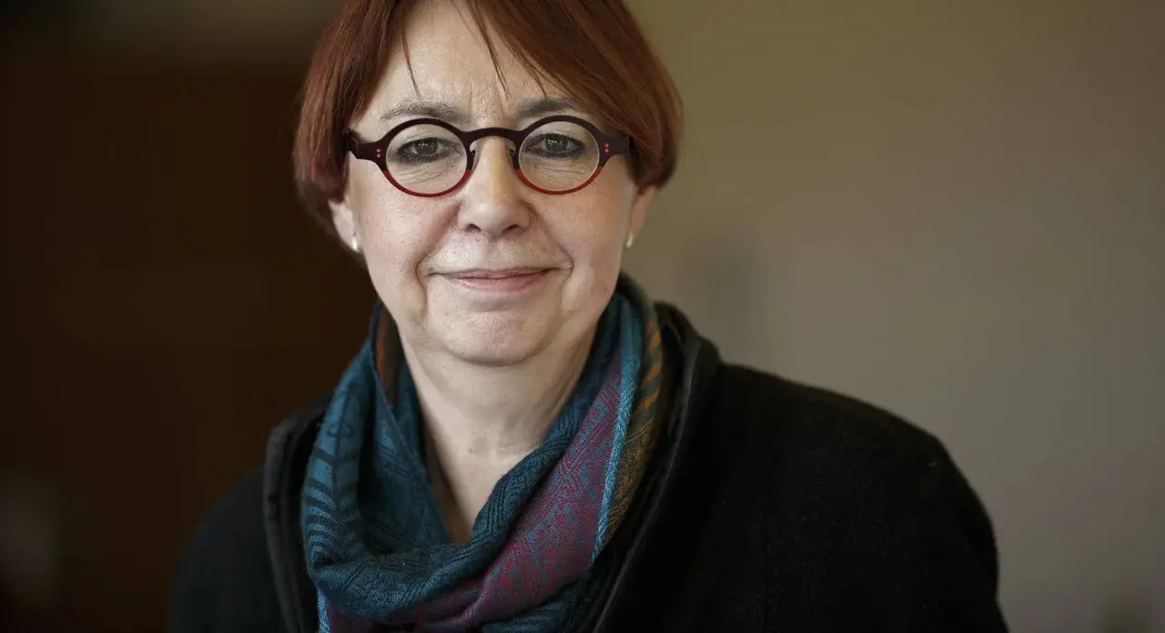 Margit Rupp Seit 2001 hat Margit Rupp die Verwaltung der Evangelischen Landeskirche in Württemberg geleitet. Als Direktorin war sie die juristische Stellvertreterin des Landesbischofs und damit seine regelmäßige Stellvertreterin als Vorstand in der Leitung der obersten kirchenleitenden Behörde der Landeskirche. Im Januar 2017 ist sie in den Ruhestand gegangen. Eine Nachfolge steht nicht noch nicht fest.