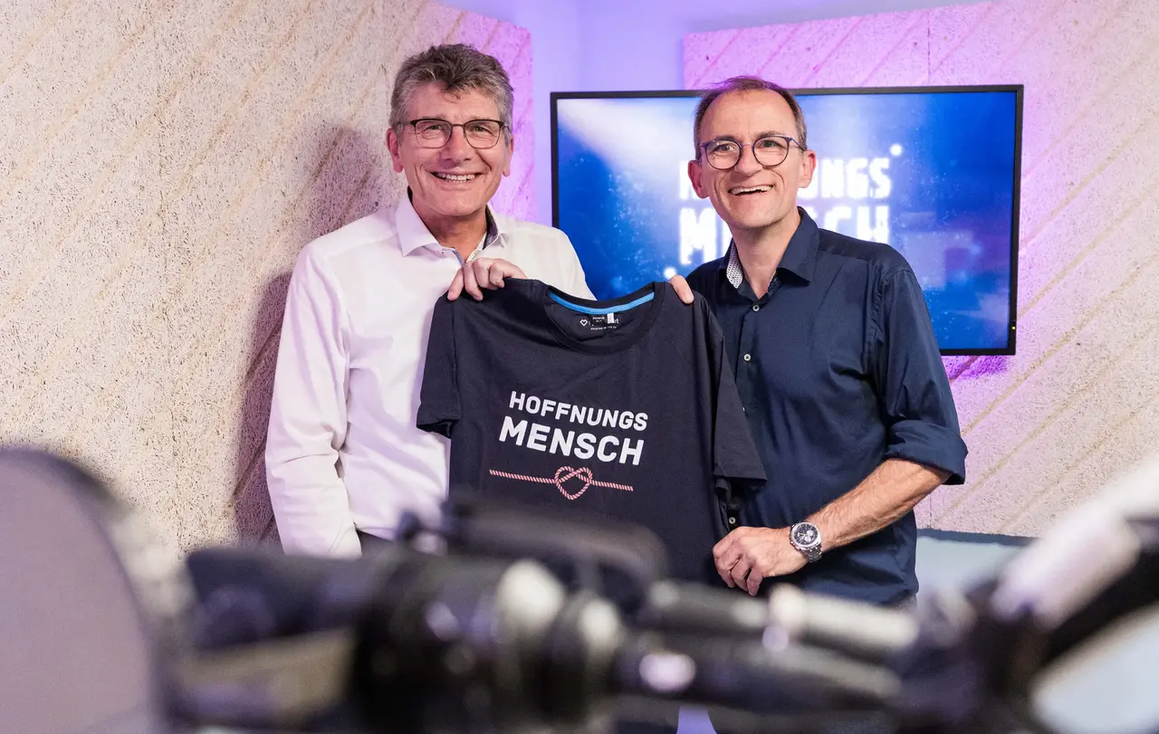 Landesbischof Ernst-Wilhelm Gohl (links) und Steffen Kern