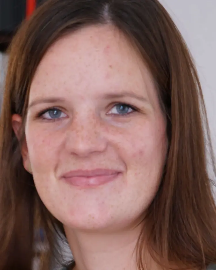 Karin Link lebt mit ihrem Mann und ihren beiden Töchtern im Hoffnungshaus