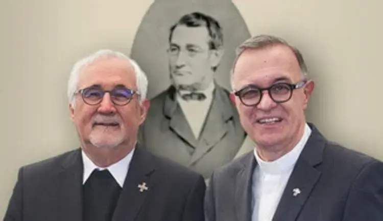 Bischof Dr. Gebhard Fürst und Landesbischof Dr. h. c. Frank Otfried July vor einem Bild von Julius Robert Mayer.