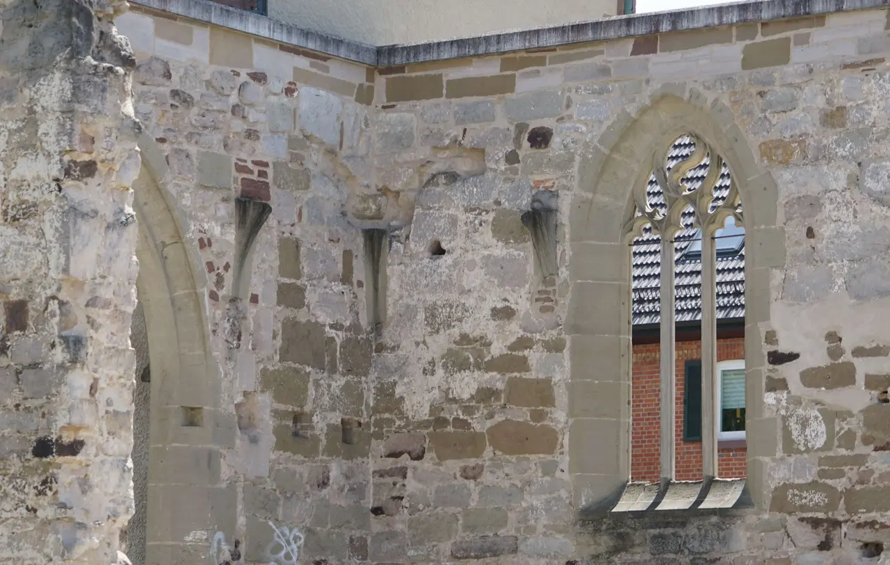 Die Ruine der Wallfahrtskirche St. Wolfgang in Steinrainach. Auch eine Kelter wurde schon mal in ihre Mauern gesetzt.