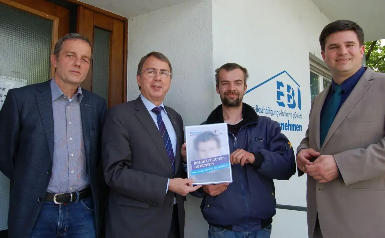 v.l.n.r.: Hans-Ulrich Rabeneick, Oberkirchenrat Dieter Kaufmann, Markus Bühler und Pfarrer Enno Knospe.