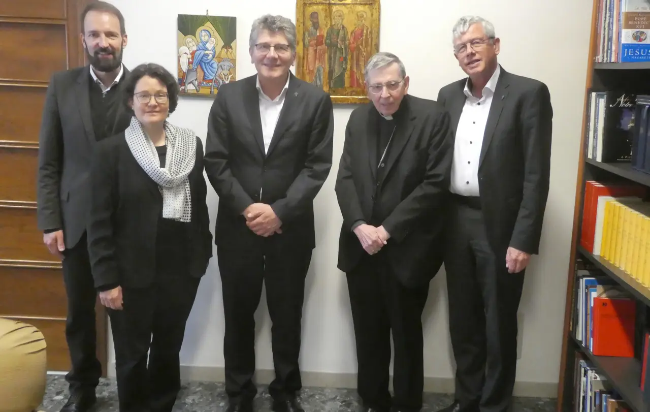 Württemberg in Rom: v.l.n.r Dr. Michael Jonas (Pfarrer an der Christuskirche in Rom), Kirchenrätin Dr. Christine Keim, Landesbischof Ernst-Wilhelm Gohl, Kurienkardinal Kurt Koch, Oberkirchenrat Prof. Dr. Ulrich Heckel