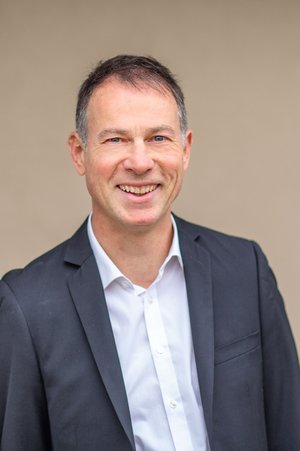  Klaus Hirrle