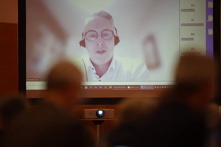 11-Pfarrvertretungsgesetz-Christoph Müller-Herbstsynode-2024-Gottfried-Stoppel Herbsttagung der Württembergischen evangelischen Landessynode im Hospitalhof.