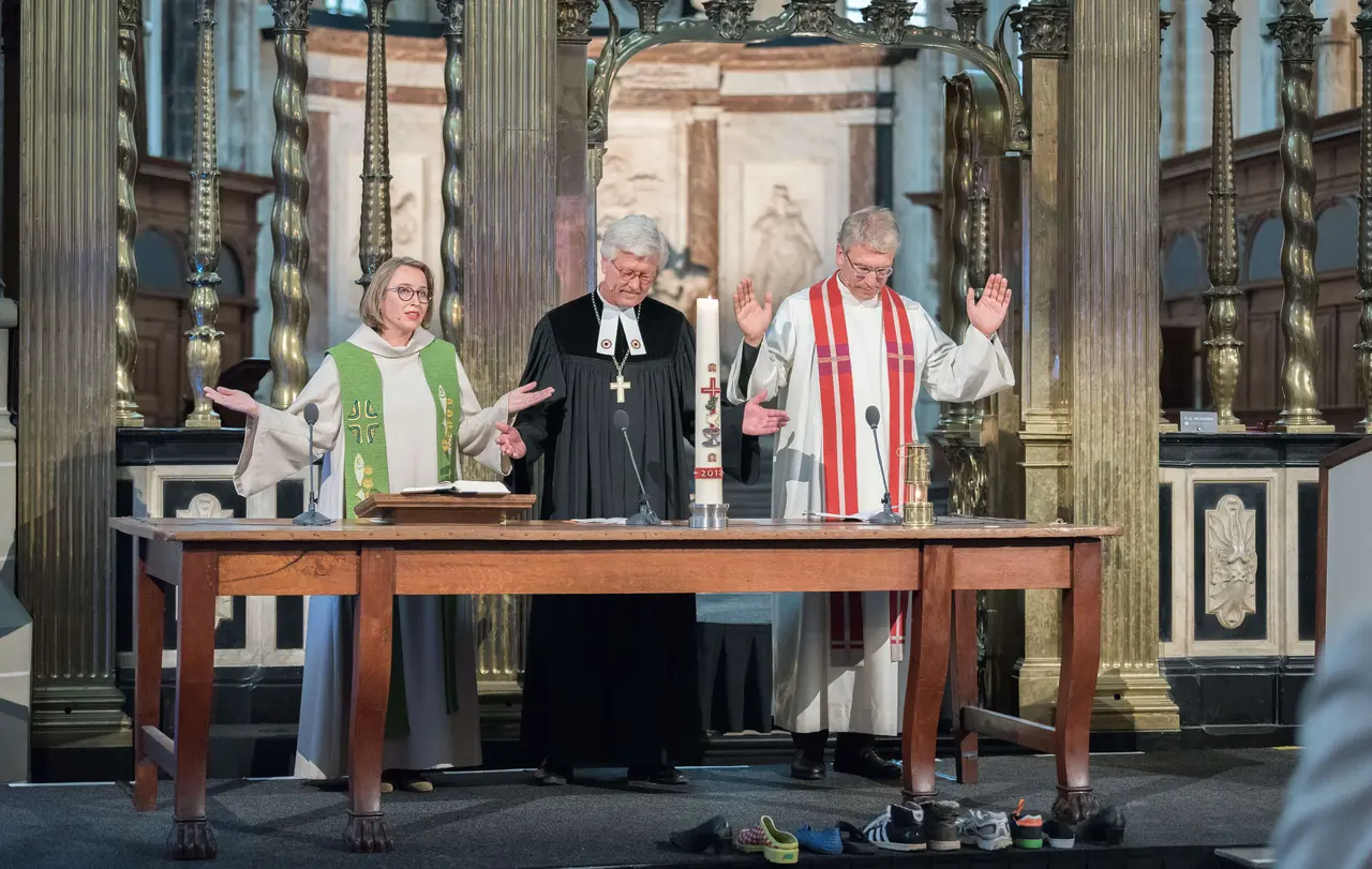 70 Jahre ÖRK: Rev. Margarithe Veen, Professor Dr. Heinrich Bedford-Strohm, Ratsvorsitzender der Evangelischen Kirche in Deutschland, und Rev. Dr Olav Fykse Tveit im Festgottesdienst