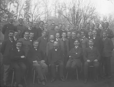 Gruppenbild der Diakone mit Direktor Adolf Schlitter