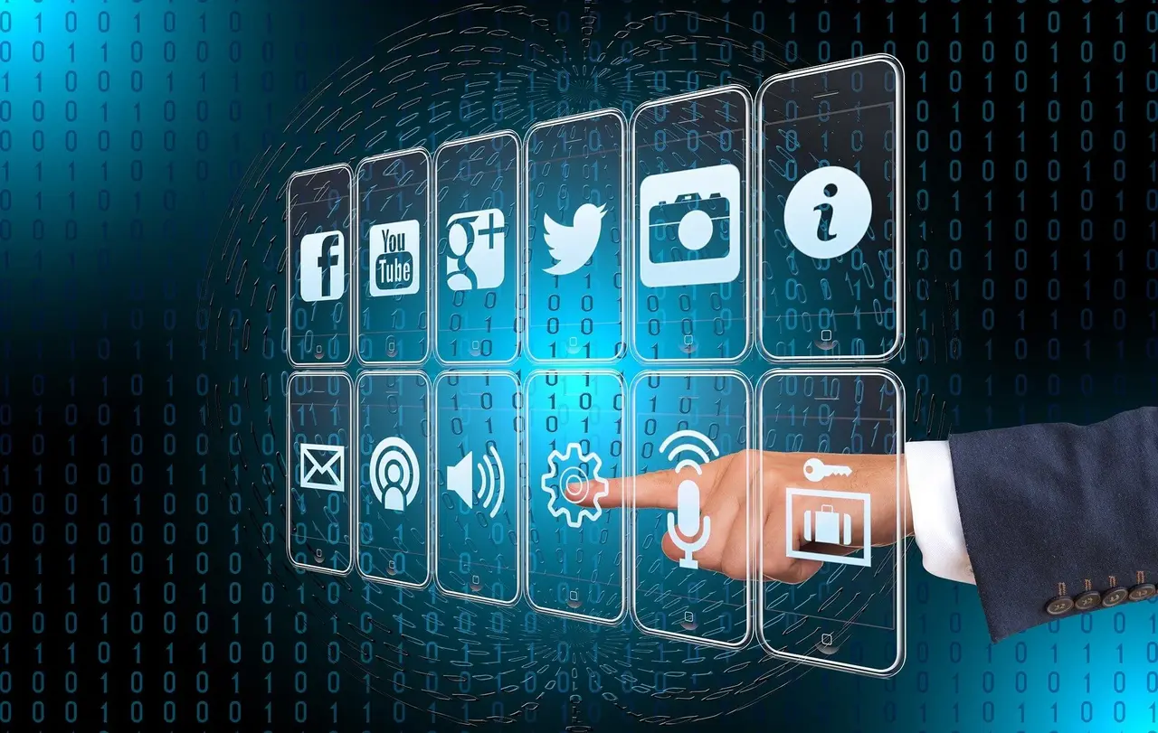 Die weitere Digitalisierung sei notwendig, um Gemeinden zukunftsfähig zu halten, sagt Johannes Eißler, Pfarrer in der Evangelischen Kirchengemeinde Eningen unter Achalm.