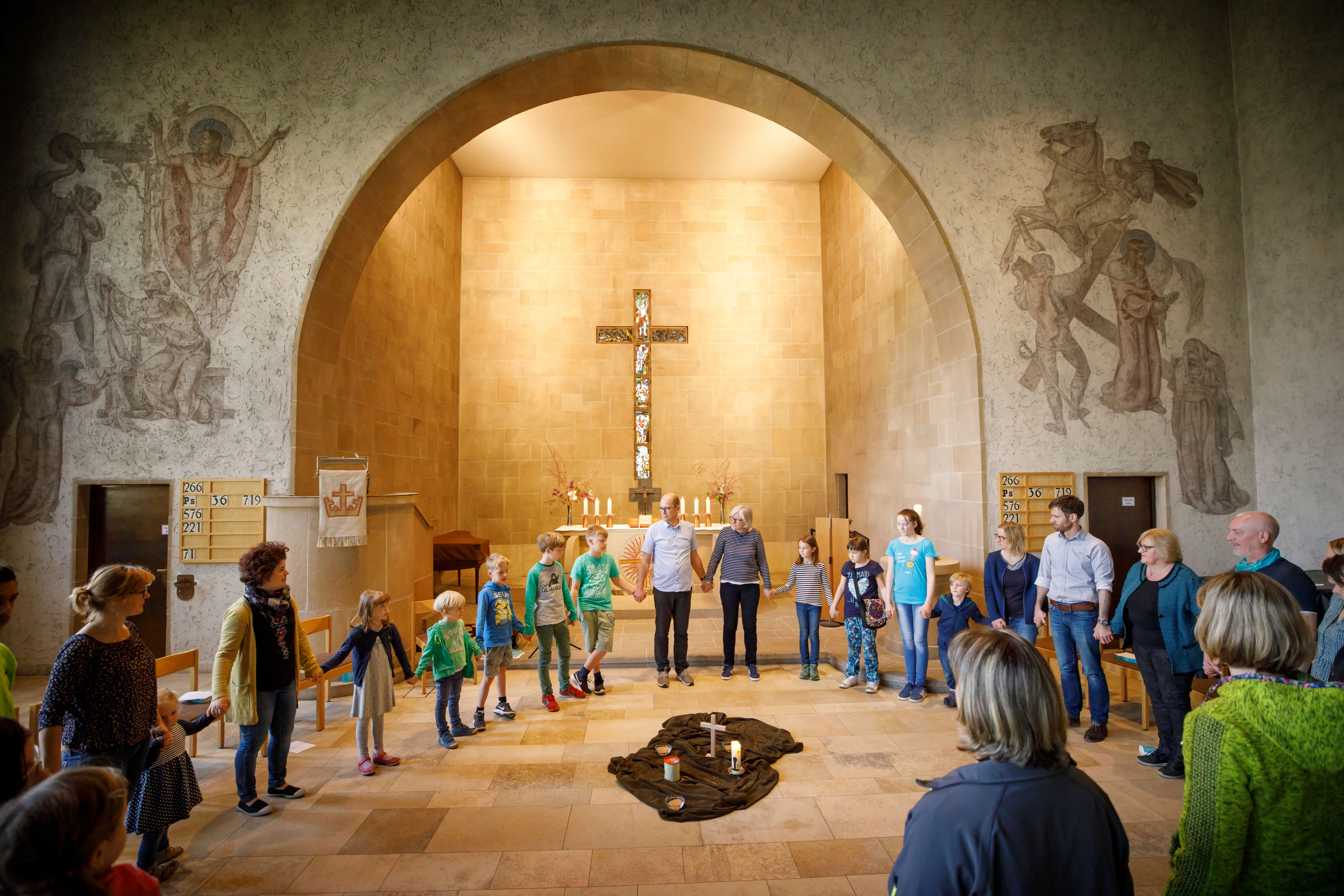 Die Menschen erleben die verwandelnde Kraft des Geistes Gottes in Gottesdiensten und beim Bibellesen. Aber in der Kirche braucht es mehr Orte, wo Menschen geistlich wachsen können.