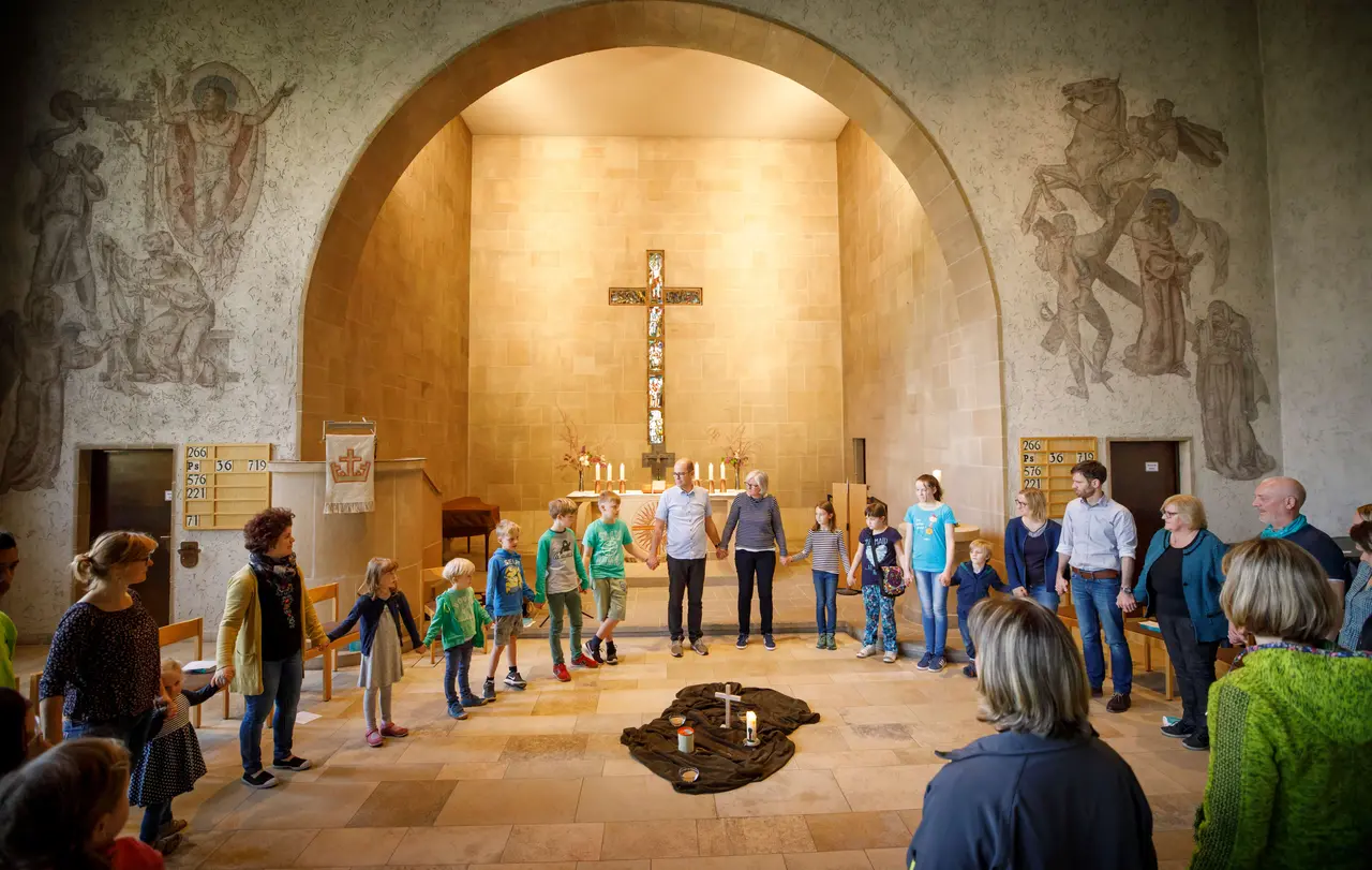 Die Menschen erleben die verwandelnde Kraft des Geistes Gottes in Gottesdiensten und beim Bibellesen. Aber in der Kirche braucht es mehr Orte, wo Menschen geistlich wachsen können.