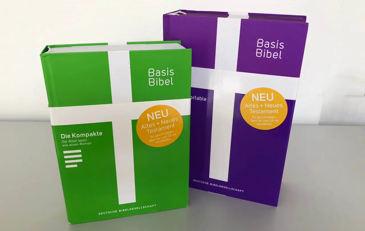 Wertvoller Inhalt, verständliche Sprache: Die neue Basisbibel kommt Anfang 2021 auf den Markt. Seit 15 Jahren haben Mitarbeiter die Texte übersetzt und an dem Gesamtwerk gefeilt.