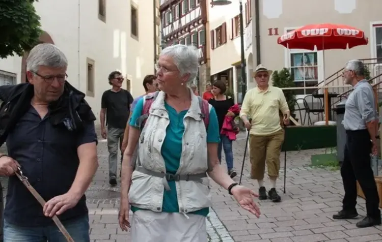 Am Anfang lief die Gruppe gemeinsam einen „Pilgerweg“, um sich kennenzulernen.