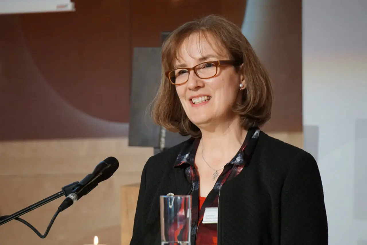 Franziska-Stocker Schwarz