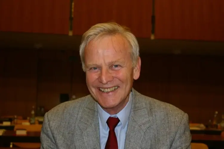 Der emeritierte Theologieprofessor und frühere Oberkirchenrat feiert seinen 80. Geburtstag.