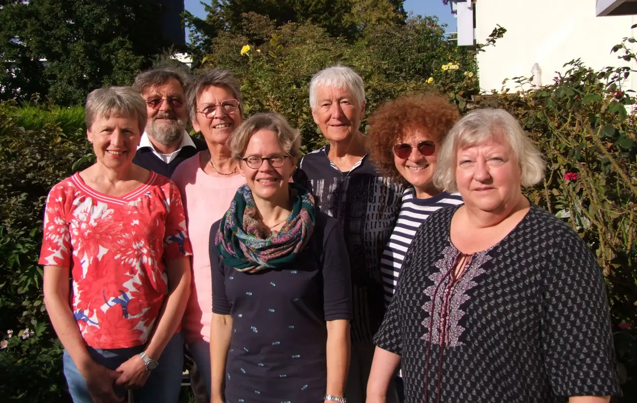 „Konto 2008“ ist eine ehrenamtliche Initiative, die es schon lange gibt und die noch immer sehr erfolgreich ist. Der Vergabeausschuss besteht aus Gabi Hettler (v.l.n.r.), Albrecht Ebertshäuser, Magdalene Weiß, Maria Gotzen-Dold, Helga Schweitzer, Hanna Hartmann und Christiane Langer.