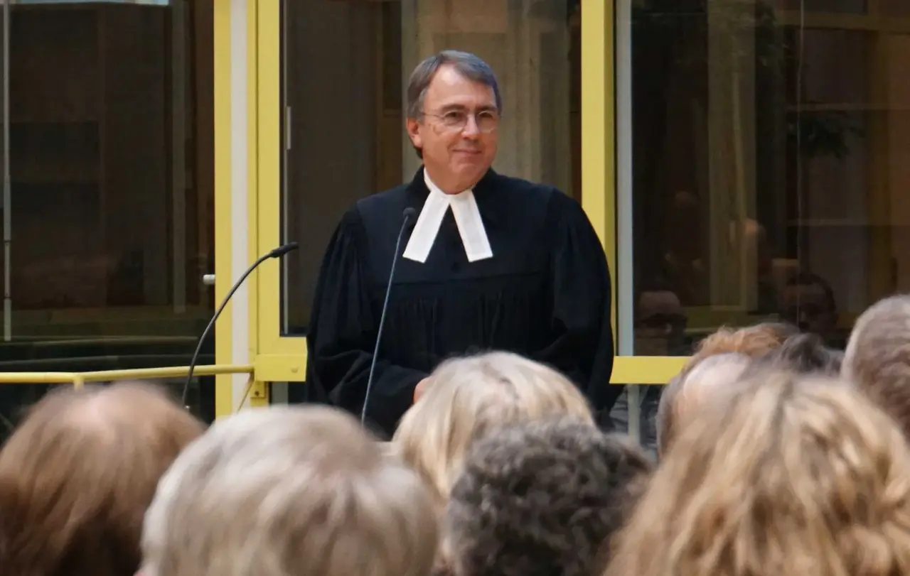 Kaufmann beim Wiedereinzugsfest in das renovierte Gebäude des DWW. „Diakonie ist Kirche – Kirche ist Diakonie“