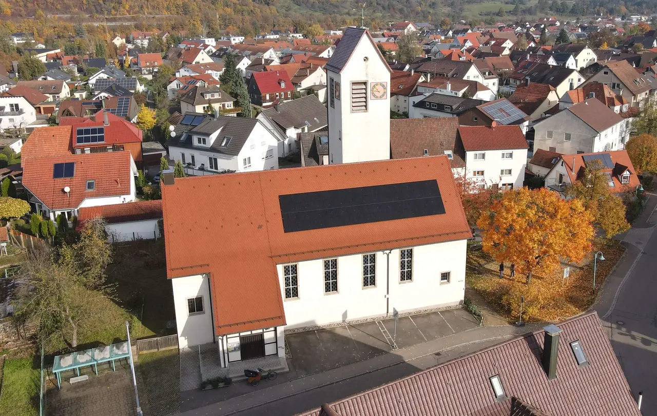Die Martin-Luther-Kirche in Waldhausen.