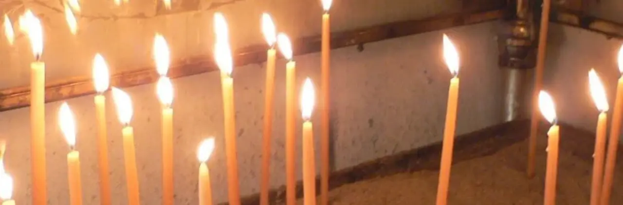 Am Ewigkeitssonntag erinnern in vielen Gemeinden Kerzen an die Gemeindeglieder, die im abgelaufenen Kirchenjahr verstorben sind.