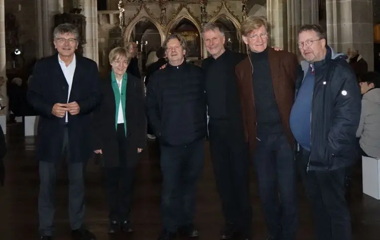 V.l.n.r.: Landesbischof Ernst-Wilhelm Gohl. die Tübinger Dekanin Elisabeth Hege, Lichtkünstler Joachim Fleischer, der Tübinger Kirchenmusikhochschuldirektor Thomas Mandl, Dr.T homas Erne vom Team-Leer_Raum, Kirchenmusikdirektor Dr. Ingo Bredenbach