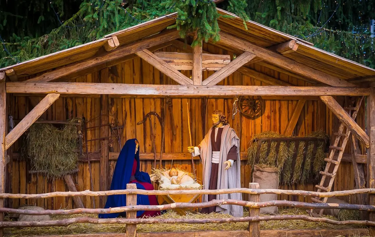Maria, Josef und Jesus bildern den Kern der Weihnachtsgeschichte. Aber drumherum gibt es viel zu entdecken.