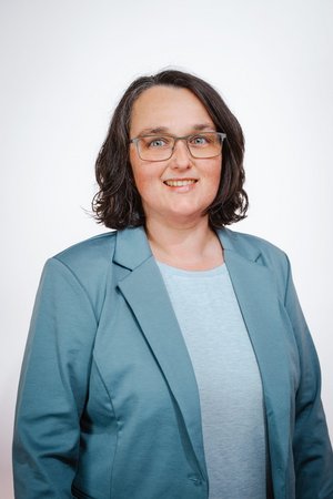  Anja Holland