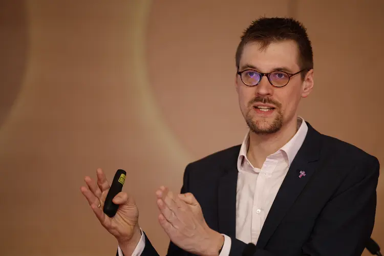 Finanzdezernent Oberkirchenrat Dr. Fabian Peters