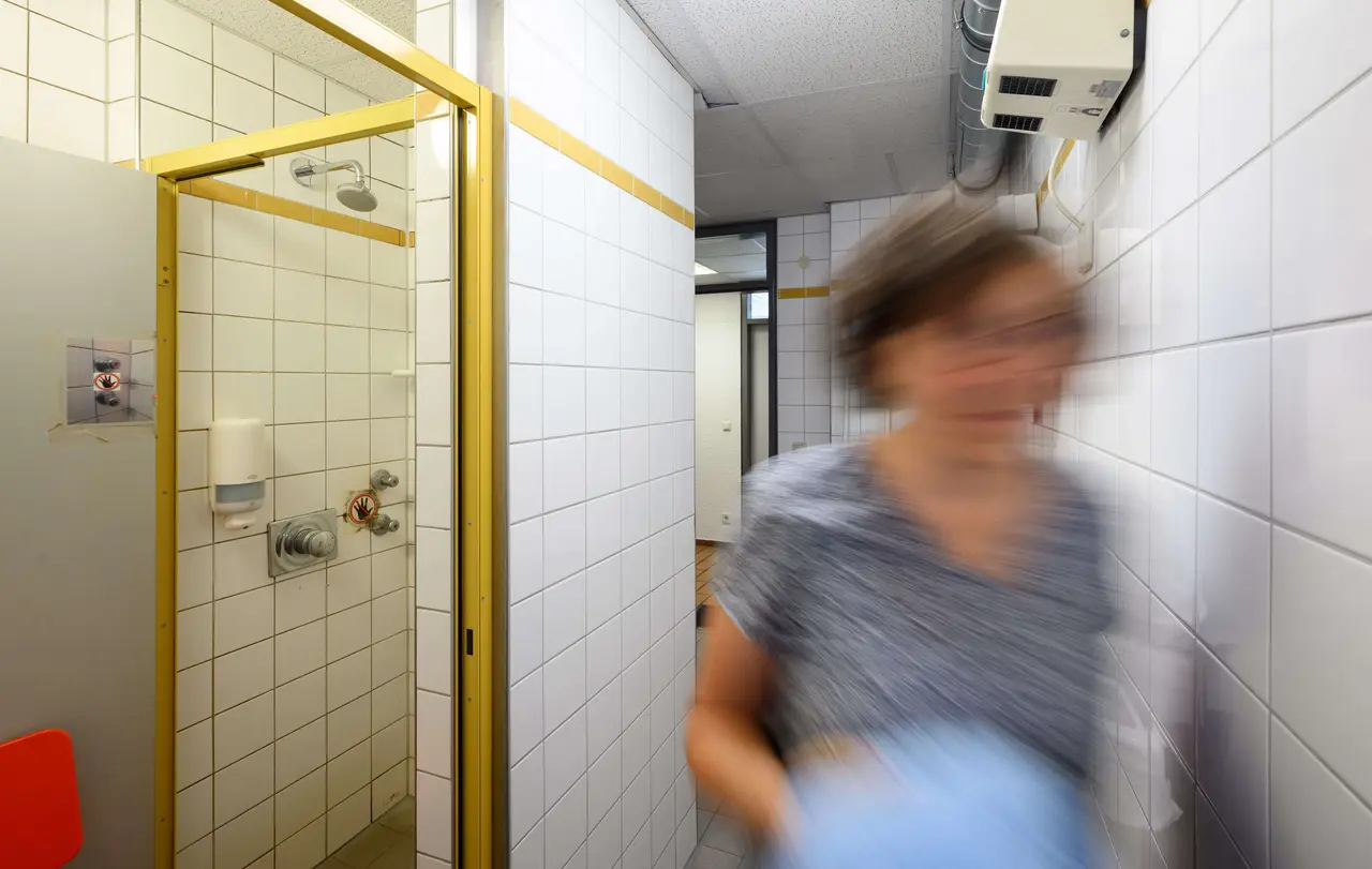 In der „Kältestube“ besteht auch die Möglichkeit, zu duschen.