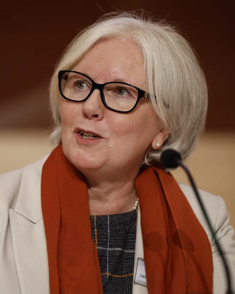 Synodalpräsidentin Sabine Foth brachte den Wahlvorschlag ein.