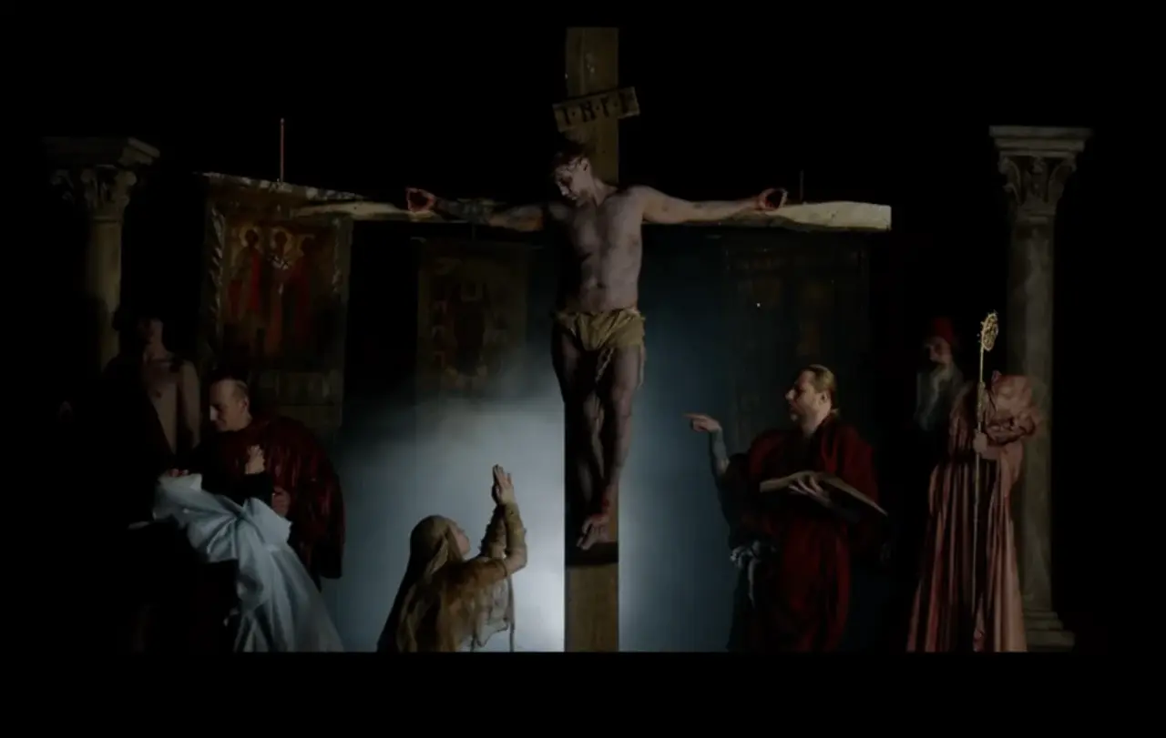 Referenz auf den Isenheimer Altar im Musikvideo des Songs „God=Dog“