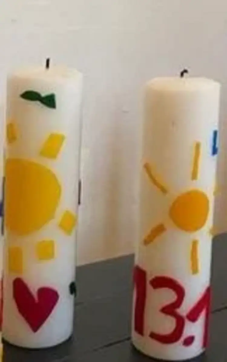 Ihre Konfi-Kerzen haben Luise und Simon Meyer selbst gestaltet.