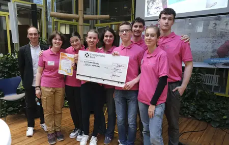 15 Jugendliche aus Lorch besuchten einmal im Monat das Pflegeheim Alexanderstift, und organisierten verschiedene Aktionen mit den Bewohnerinnen und Bewohnern.