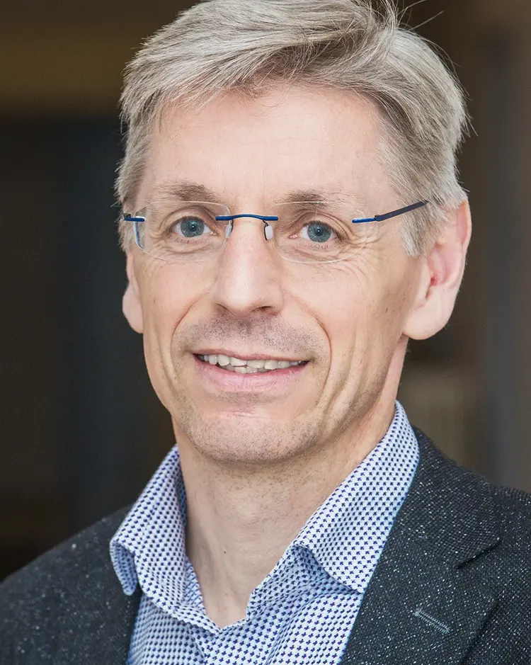 Als „erste Hilfe für die Seele“ ist die Telefonseelsorge „kostenlos und kostbar“ zugleich, weiß Pfarrer Gregor Bergdolt.