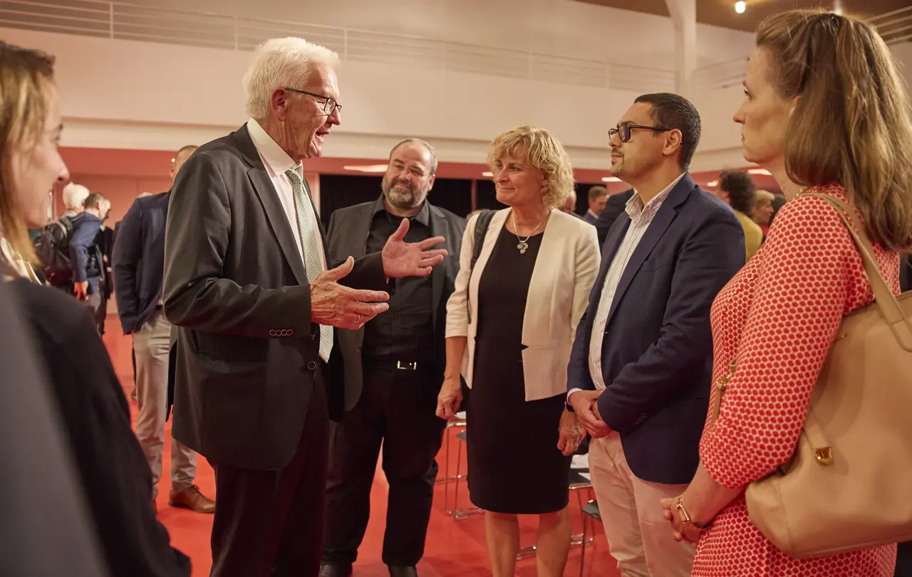 Alles andere als „EGAL?“ Alles andere als „EGAL?“